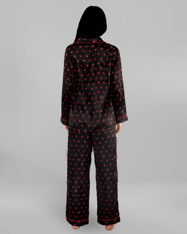 Комплект Дълга Сатенена Пижама - Черна с Червени Сърчица - "In Love"