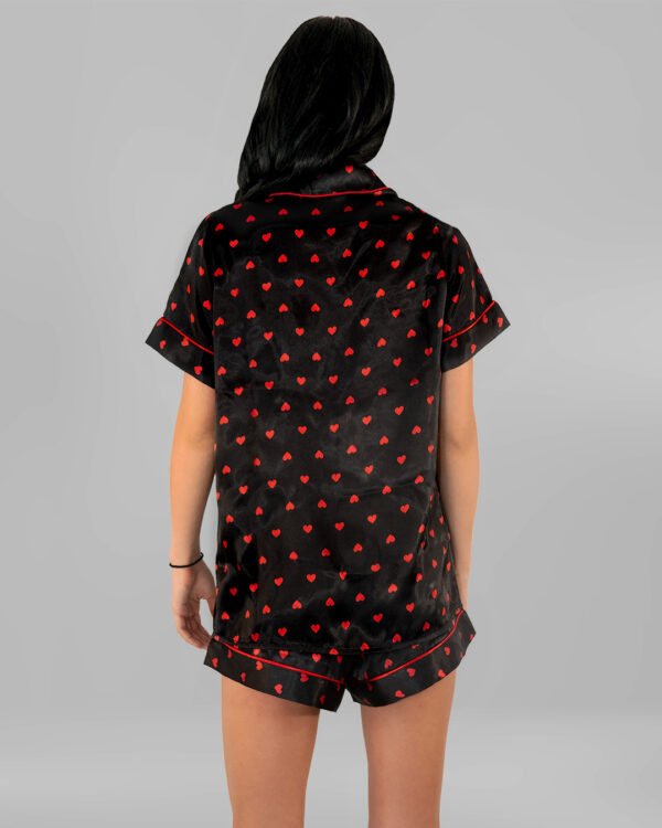 Комплект Къса Сатенена Пижама – Черна с Червени Сърчица – „In Love“