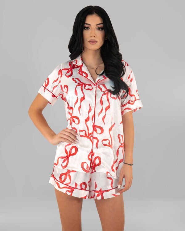 Комплект Къса Сатенена Пижама – Бяла с Червени Панделки – „Pretty“