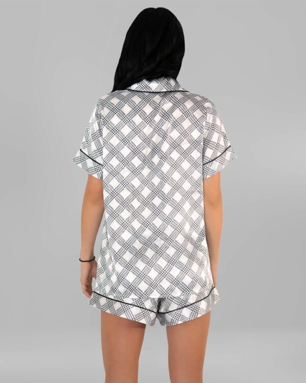Комплект Къса Сатенена Пижама – Черно-Бяло Каре – „Royal“